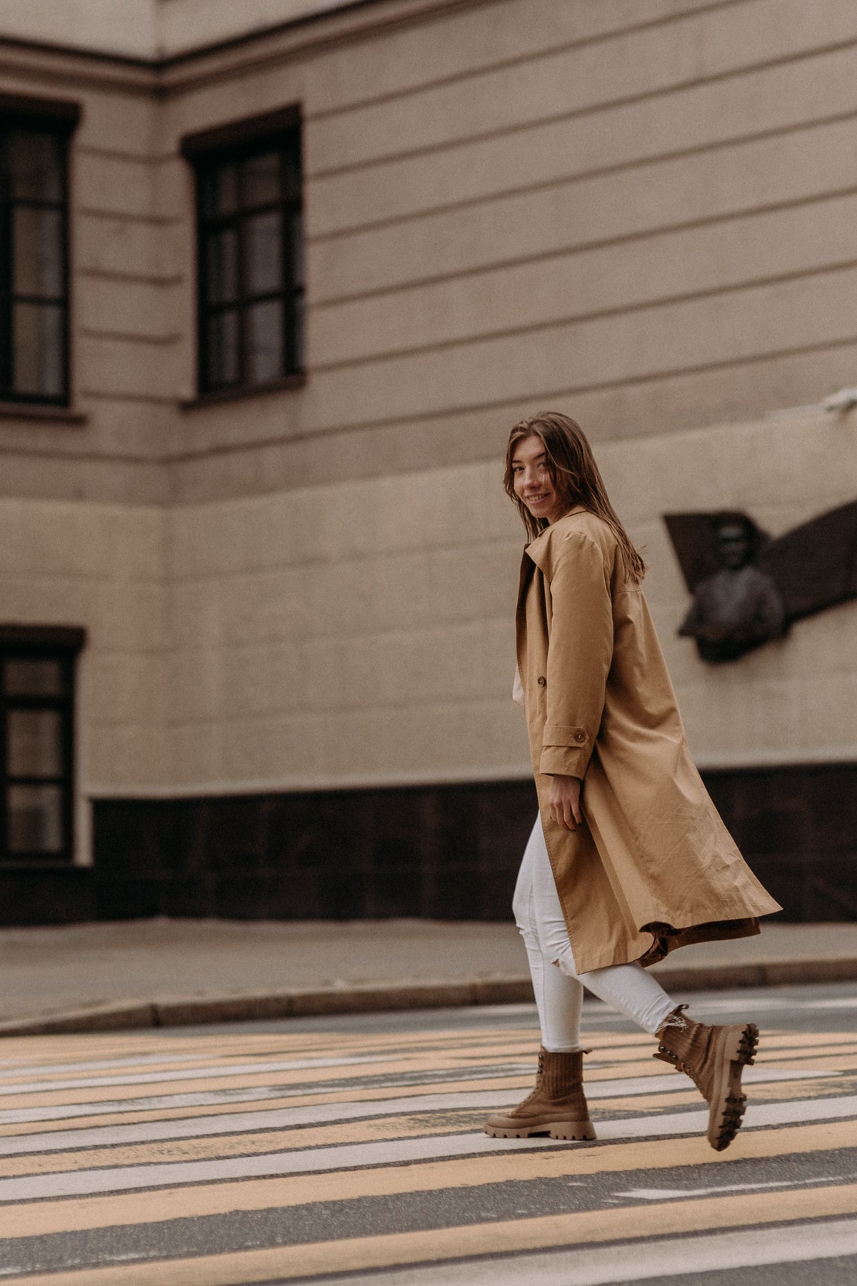 Fall 2026 women’s outfit trends featuring polished neutral street style