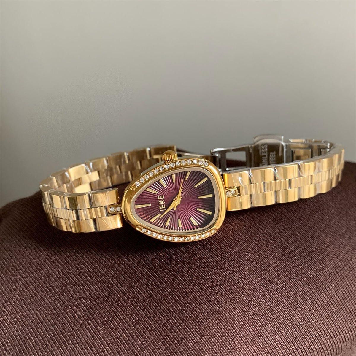 IEKE Vintage Serpenti Teardrop Crystal Gold Steel Watch - Seductive Drop Silhouette Watch for Women