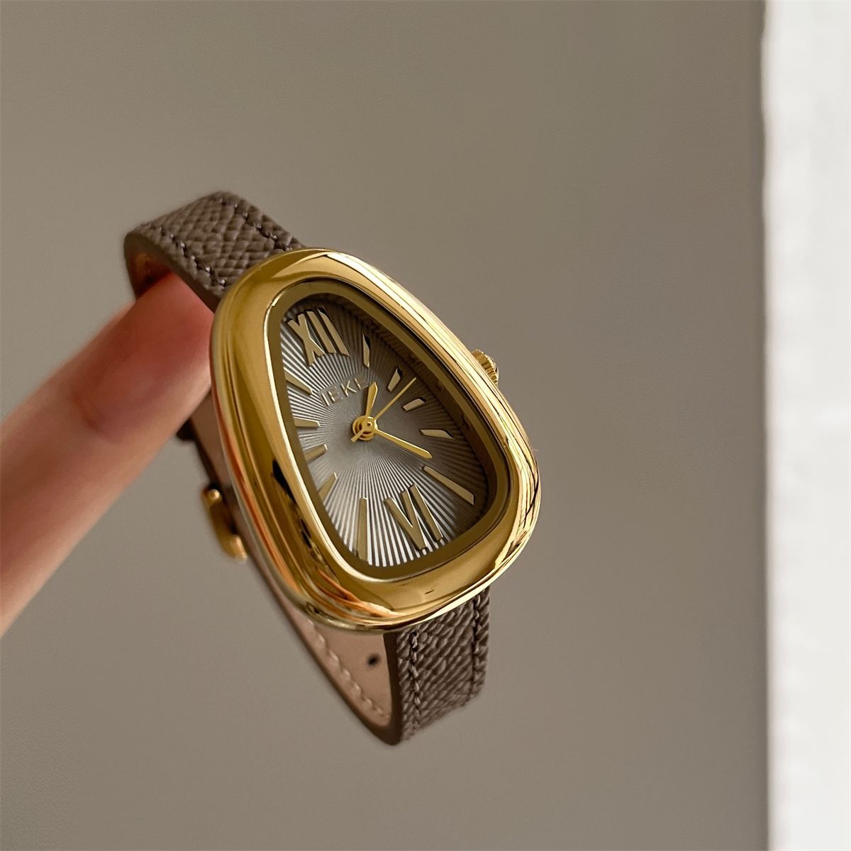 IEKE Serpent Drop Bezel Slim Leather Watch - Vintage Teardrop Quartz Watch for Women