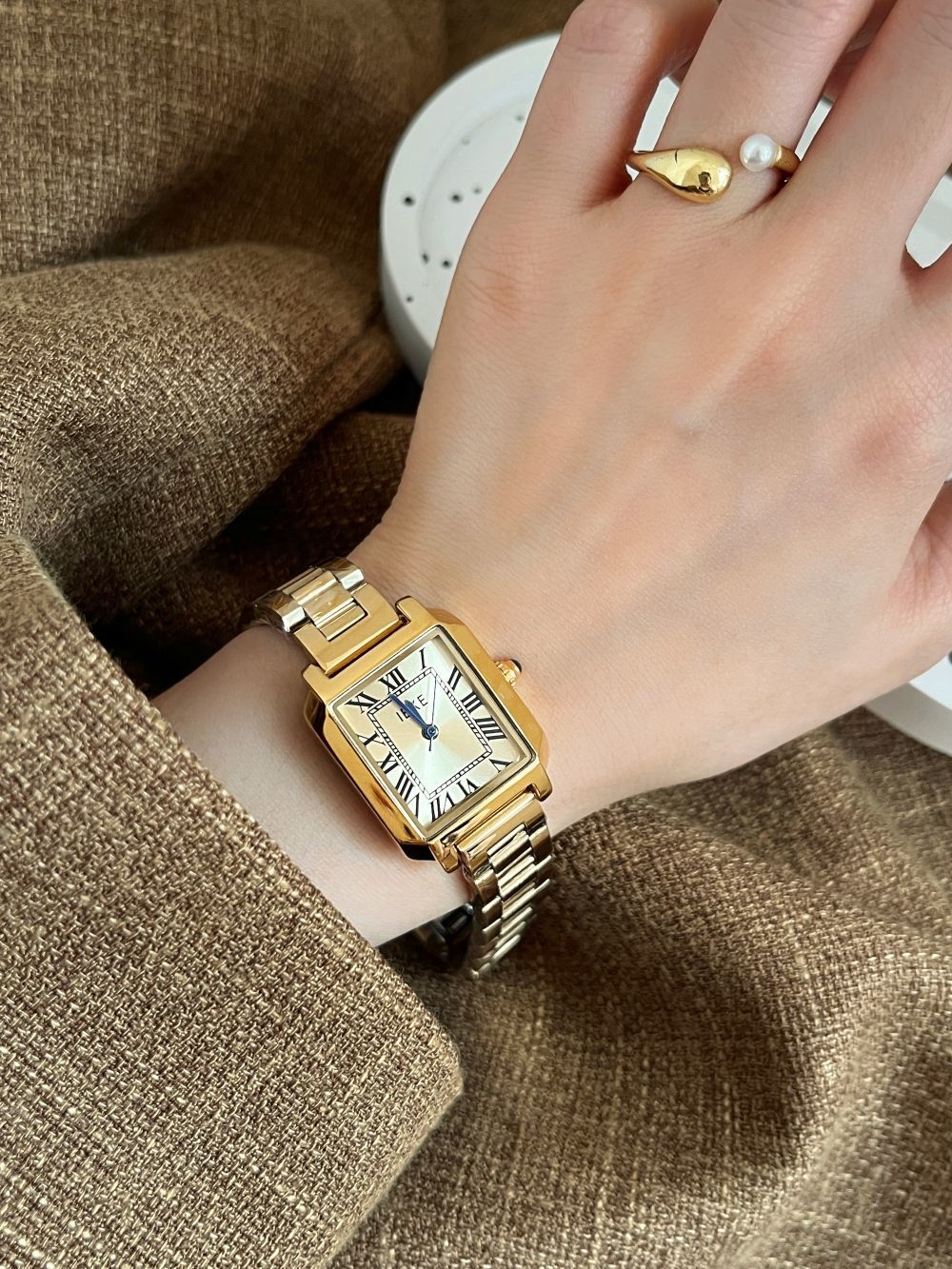 IEKE Korean Chic Roman Numeral Petite Watch - Vintage Dainty Quartz Watch for Women