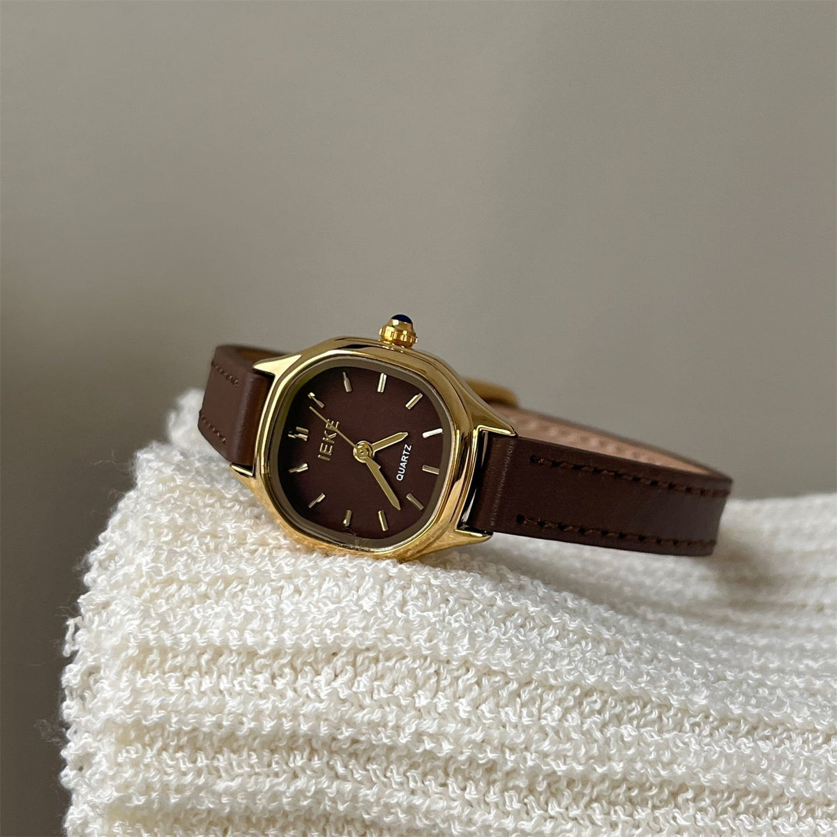 IEKE Modern Classic Slim Leather Strap Watch - Elegant Skin-Brightening Quartz Watch for Women
