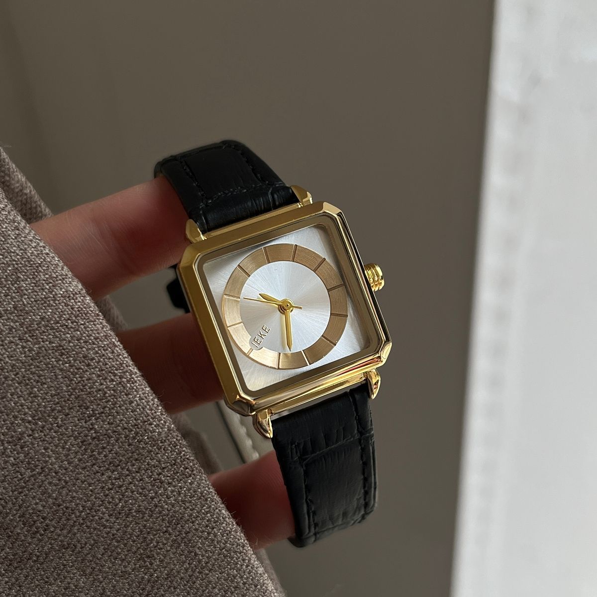 IEKE Black and Gold Executive Leather Watch - Vintage Power Dressing Quartz Watch for Women