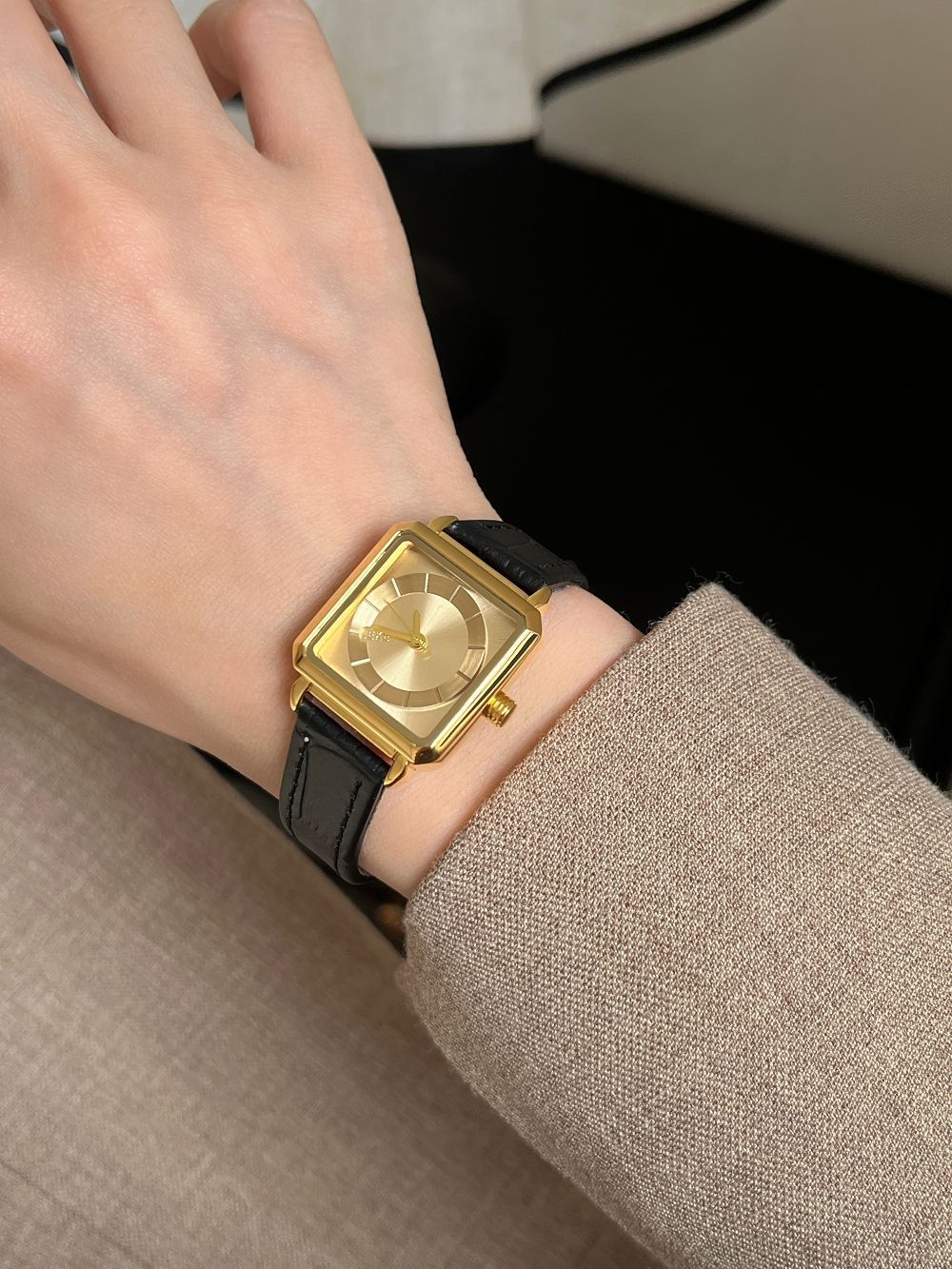 IEKE Black and Gold Executive Leather Watch - Vintage Power Dressing Quartz Watch for Women
