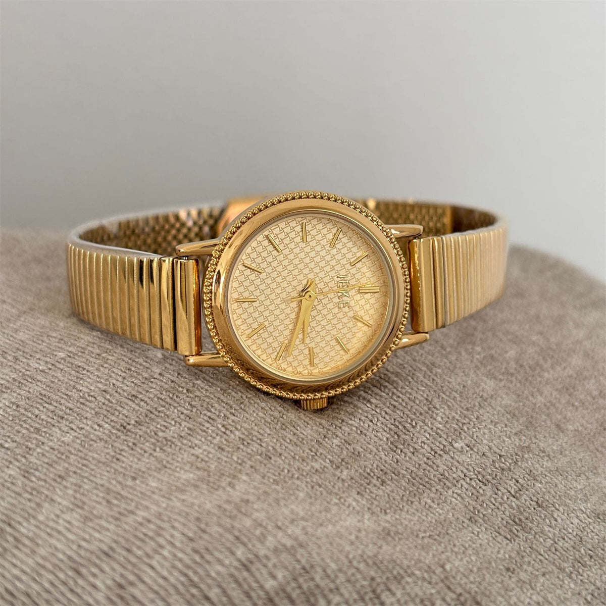 IEKE Botanical Forest Round Dial Watch - Vintage Earthy Chic Quartz Watch for Women