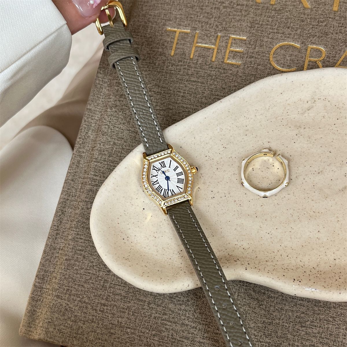 IEKE Vintage Tonneau Starburst Crystal Leather Watch - Pavé Bezel Barrel Watch for Women