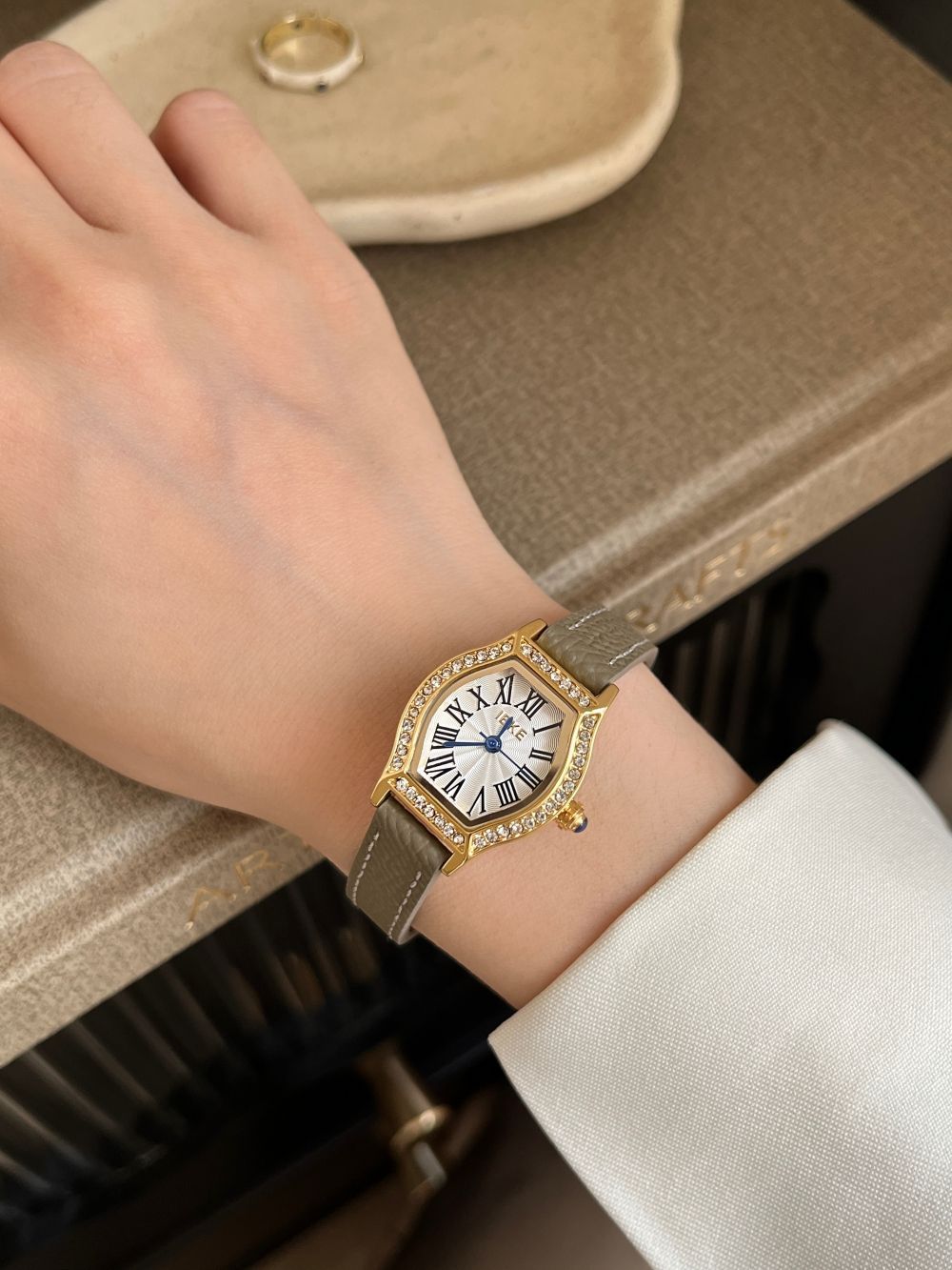 IEKE Vintage Tonneau Starburst Crystal Leather Watch - Pavé Bezel Barrel Watch for Women