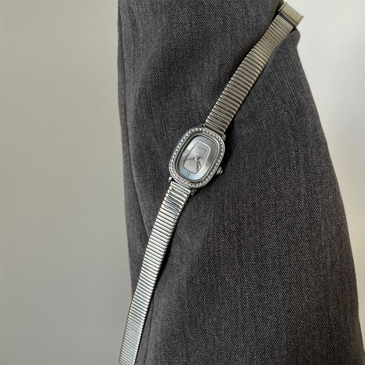 IEKE Vintage Estate Oval Crystal Accent Leather Watch - Antique Chic Dress Watch for Women