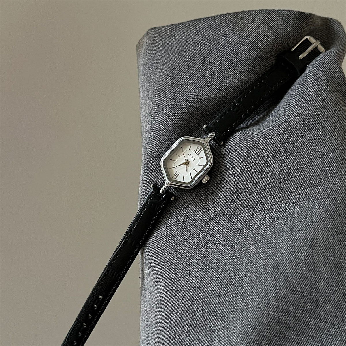 IEKE Art Deco Rhombus Dial Leather Watch - Vintage Geometric Quartz Watch for Women