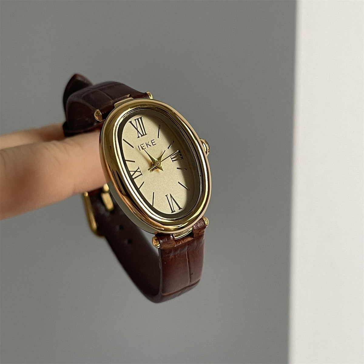 IEKE Retro Baignoire Bathtub Oval Watch with Slim Leather Strap - French Vintage Quartz Watch for Women