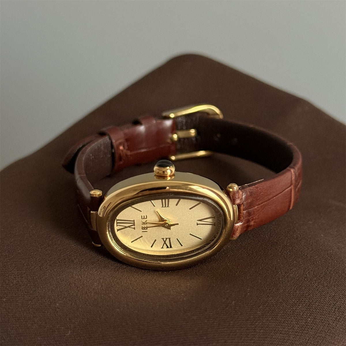IEKE Retro Baignoire Bathtub Oval Watch with Slim Leather Strap - French Vintage Quartz Watch for Women