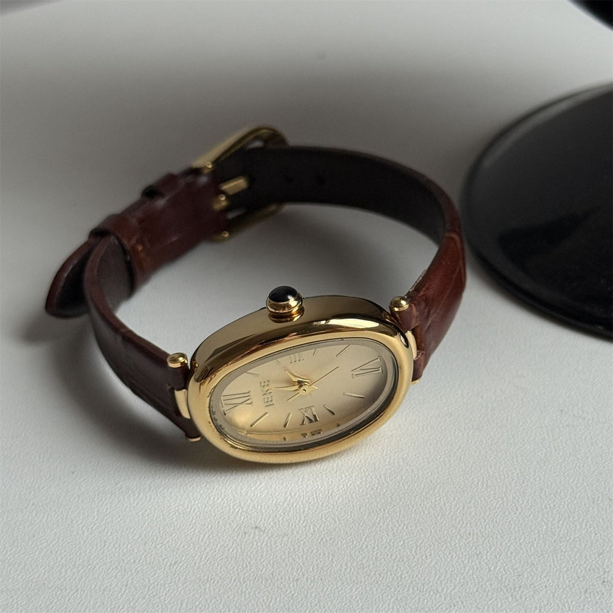 IEKE Retro Baignoire Bathtub Oval Watch with Slim Leather Strap - French Vintage Quartz Watch for Women