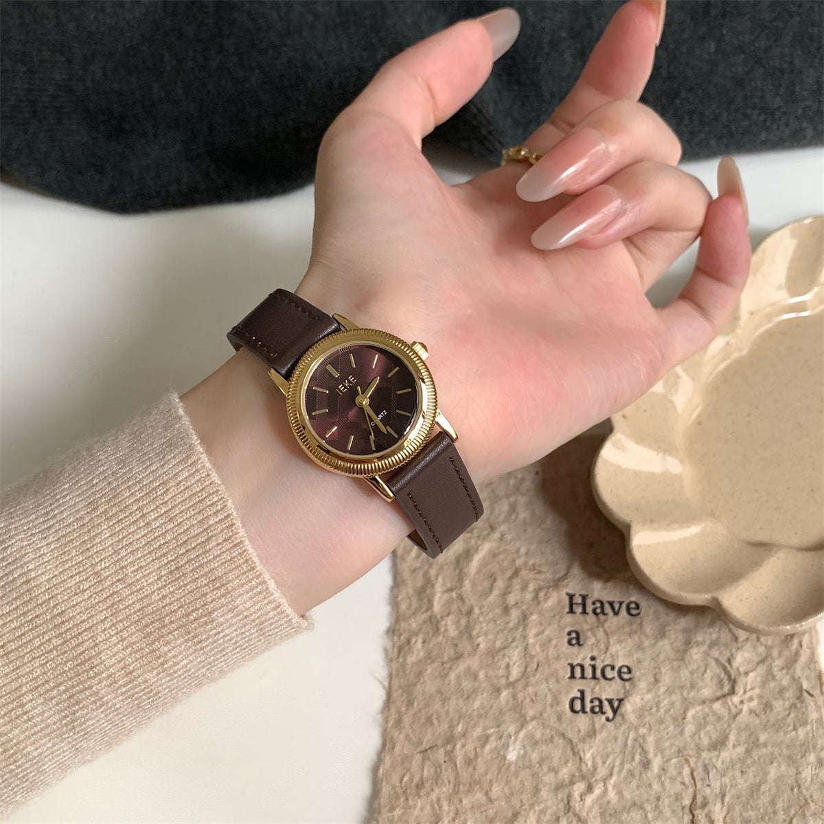 IEKE Minimalist Pure Round Watch with Genuine Leather Strap - Classic Everyday Quartz Watch for Women