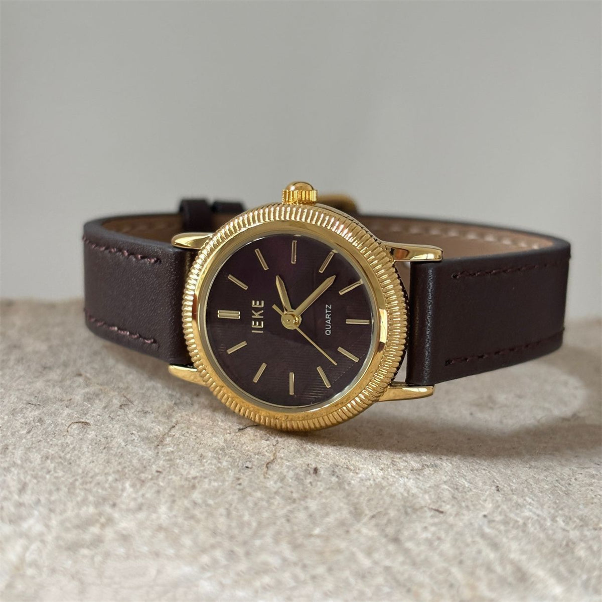 IEKE Minimalist Pure Round Watch with Genuine Leather Strap - Classic Everyday Quartz Watch for Women