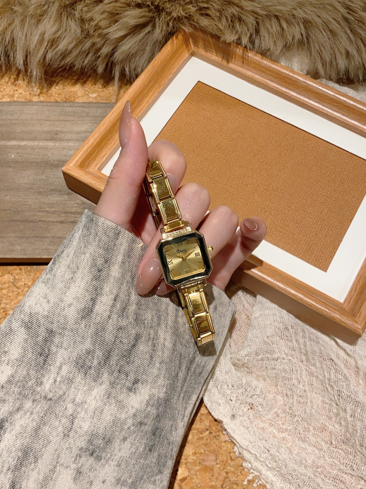 Annie Time vintage stretch bracelet watch with faceted square champagne dial