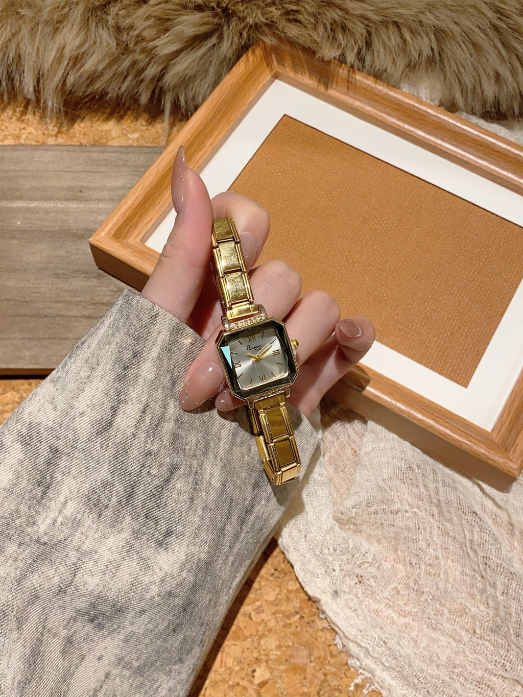 Annie Time vintage stretch bracelet watch with faceted square silver dial