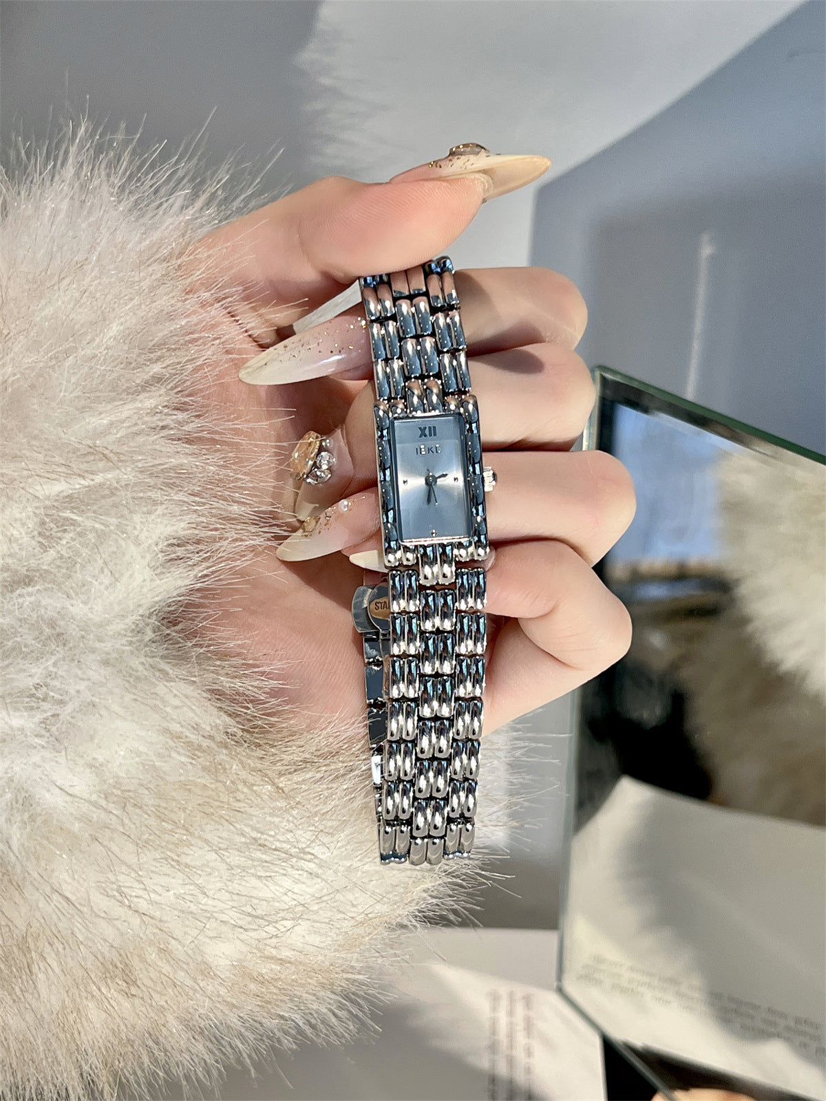 IEKE vintage rectangular chain bracelet watch in silver tone with light dial