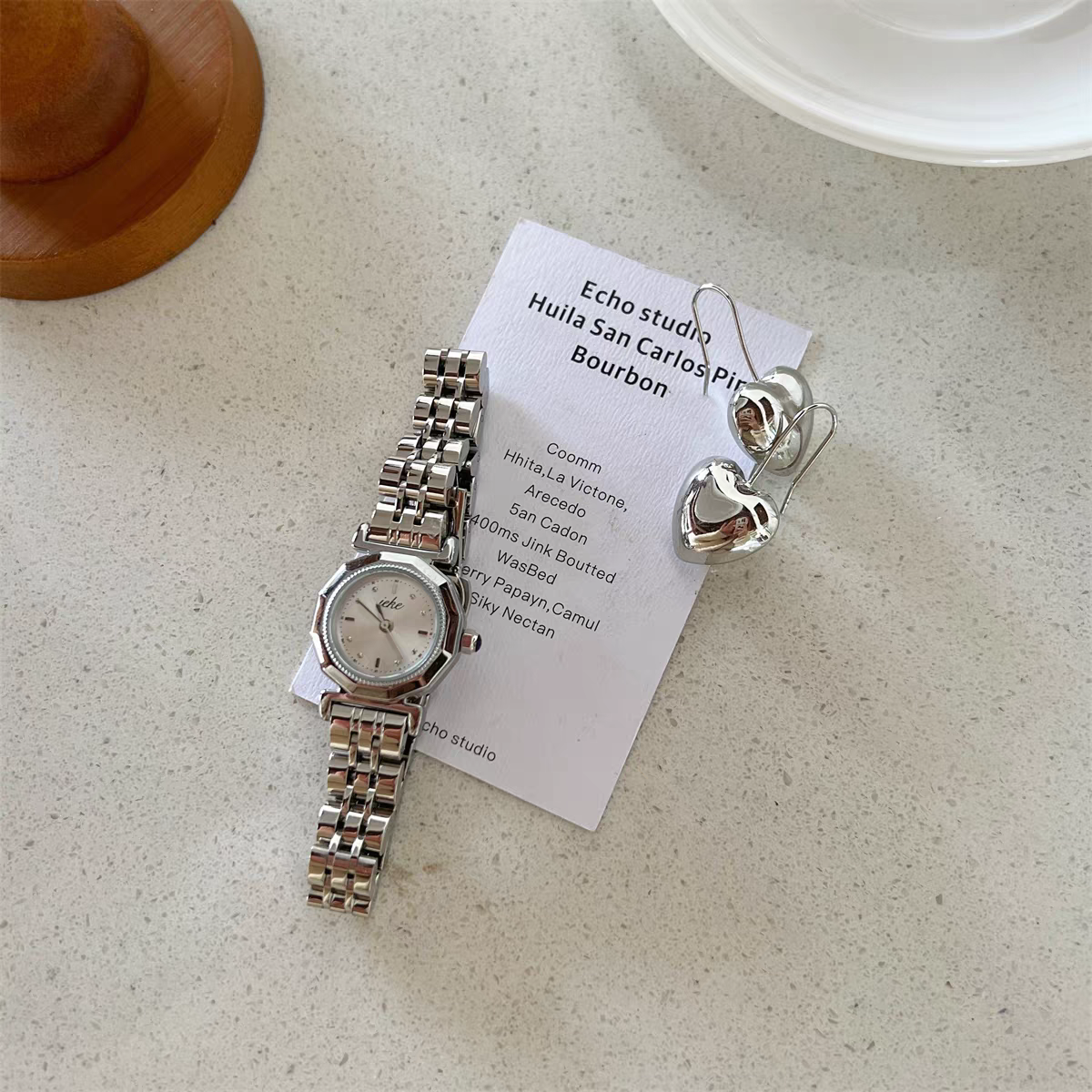 IEKE vintage round women's silver-tone bracelet watch with white dial