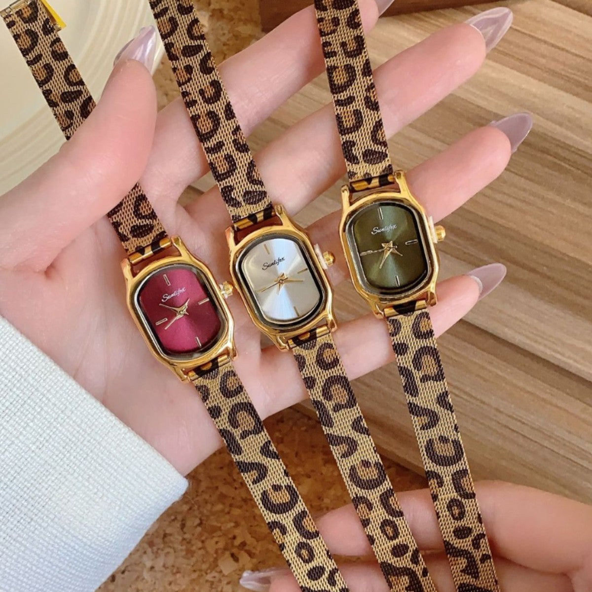 SUNLIFE leopard-print bracelet watches with multiple dial colors