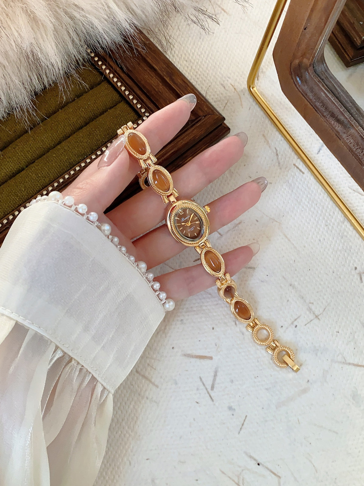 Women's vintage jewelry bracelet quartz watch with amber-brown cabochon links and brown dial