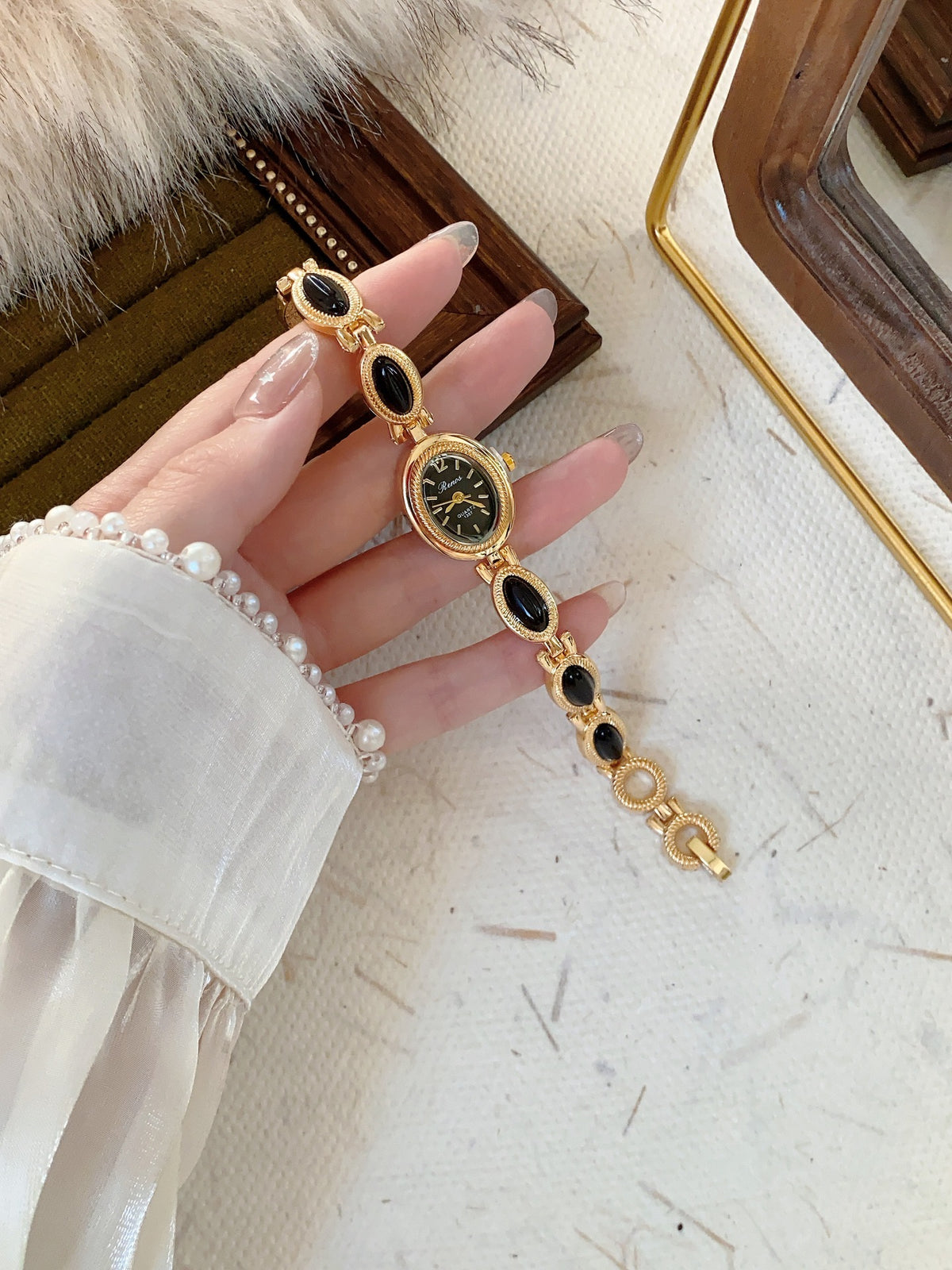 Women's vintage jewelry bracelet quartz watch with black cabochon links and black dial