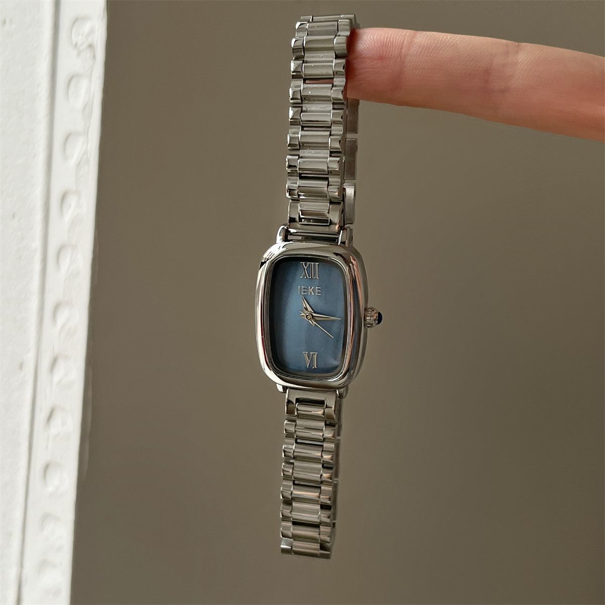 Cushion Mother of Pearl Dial Steel Bracelet Watch - Vintage Chic Quartz Watch for Women
