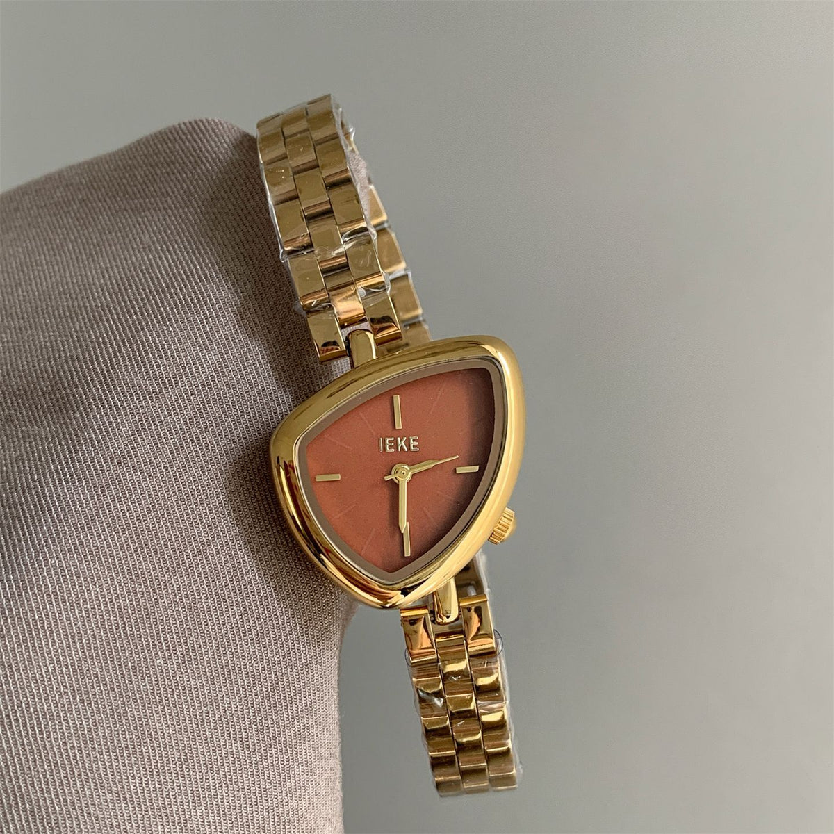 IEKE Sculptural Triangle Dial Steel Bracelet Watch - Geometric Quartz Watch for Women