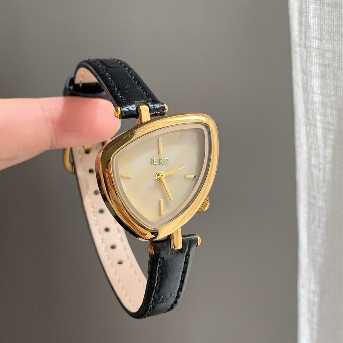 IEKE Sculptural Triangle Dial Steel Bracelet Watch - Geometric Quartz Watch for Women