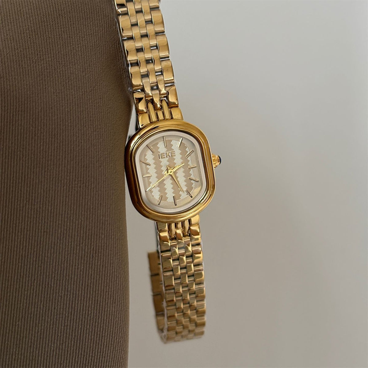 IEKE Water Ripple Guilloché Cushion Watch with Steel Bracelet - Vintage Textured Quartz Watch for Women