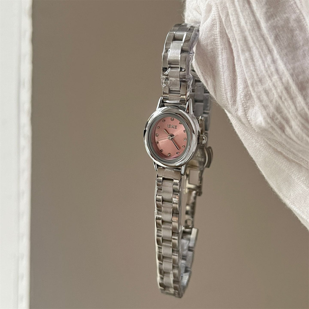 IEKE Mini Round Dial Steel Bracelet Academic Watch - Preppy Petite Quartz Watch for Women