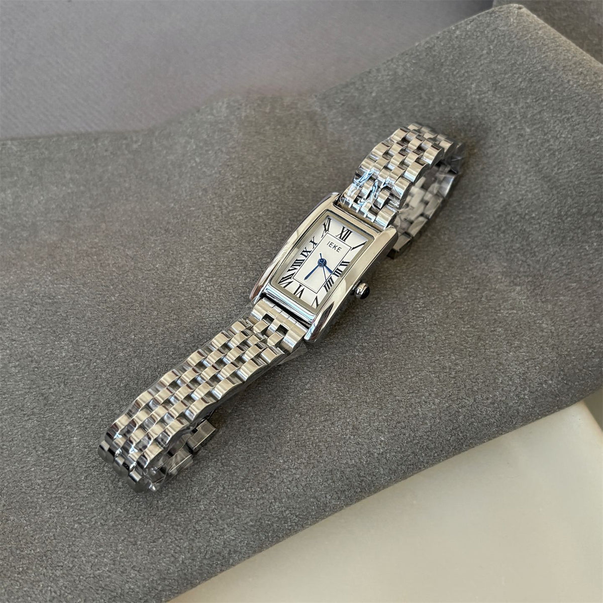 IEKE Minimalist Square Steel Bracelet Watch - Classic Vintage Quartz Watch for Women