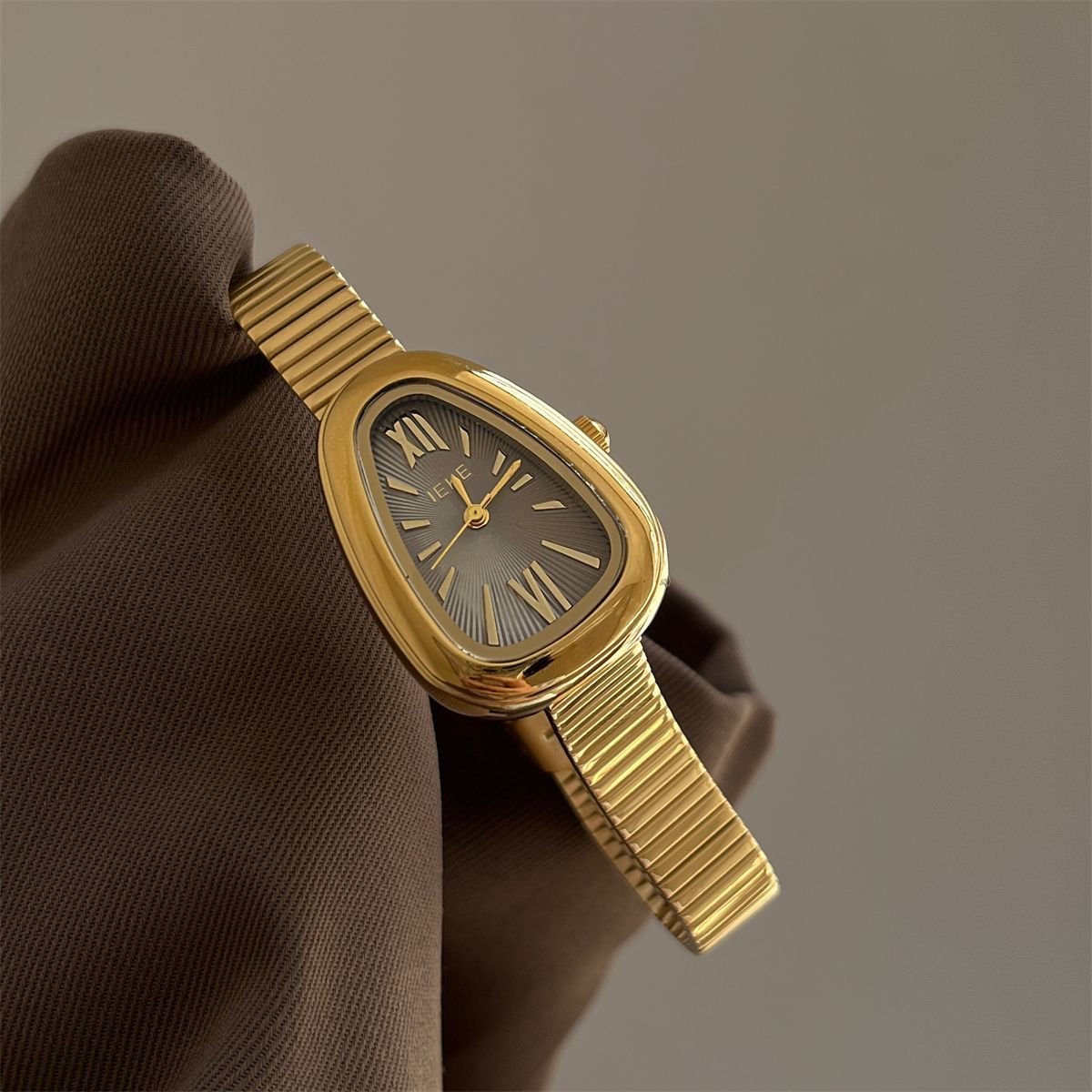 IEKE Vintage Serpenti Snake-Head Tapered Steel Watch - High Jewelry Quartz Watch for Women