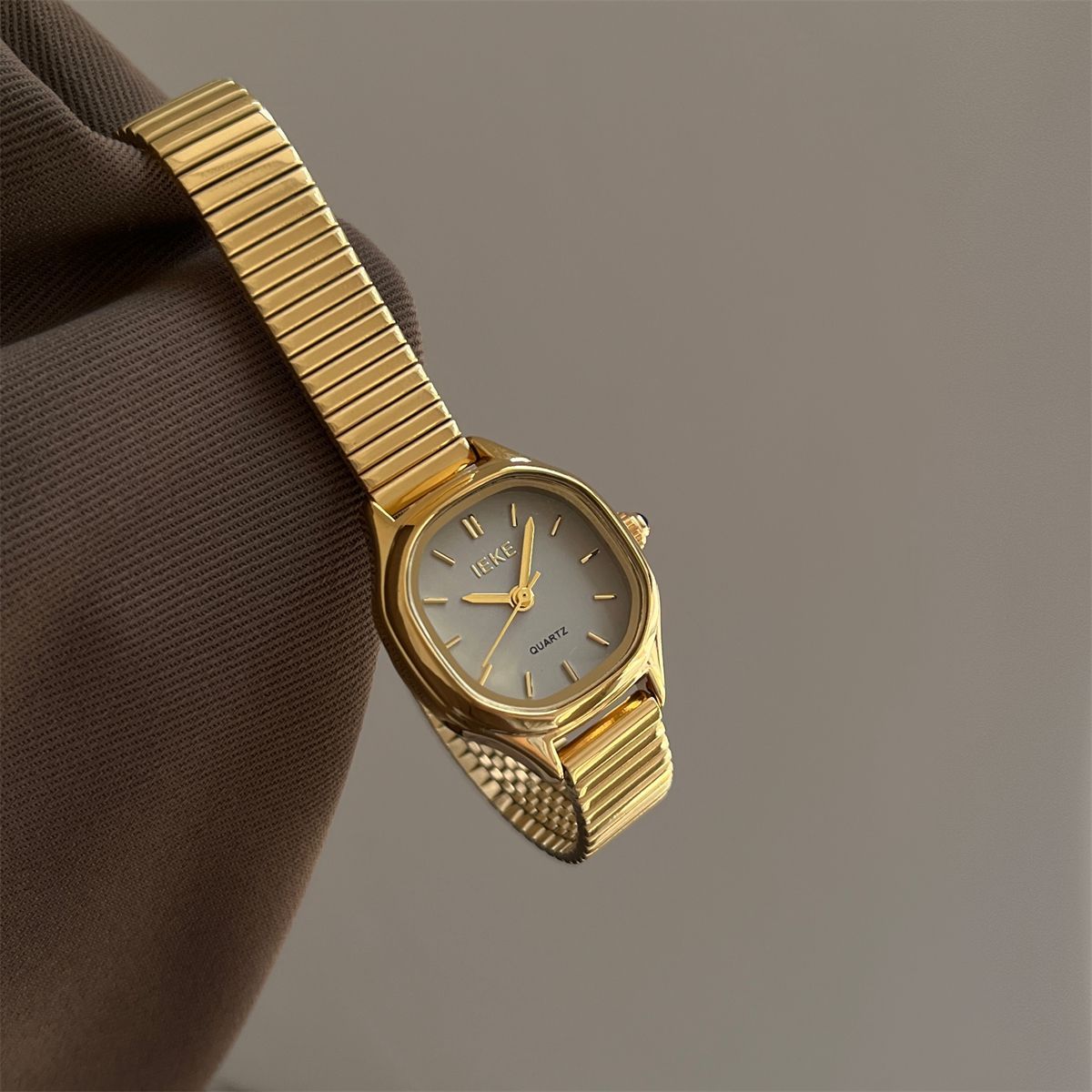 IEKE Vintage Serpenti Snake-Head Tapered Steel Watch - High Jewelry Quartz Watch for Women