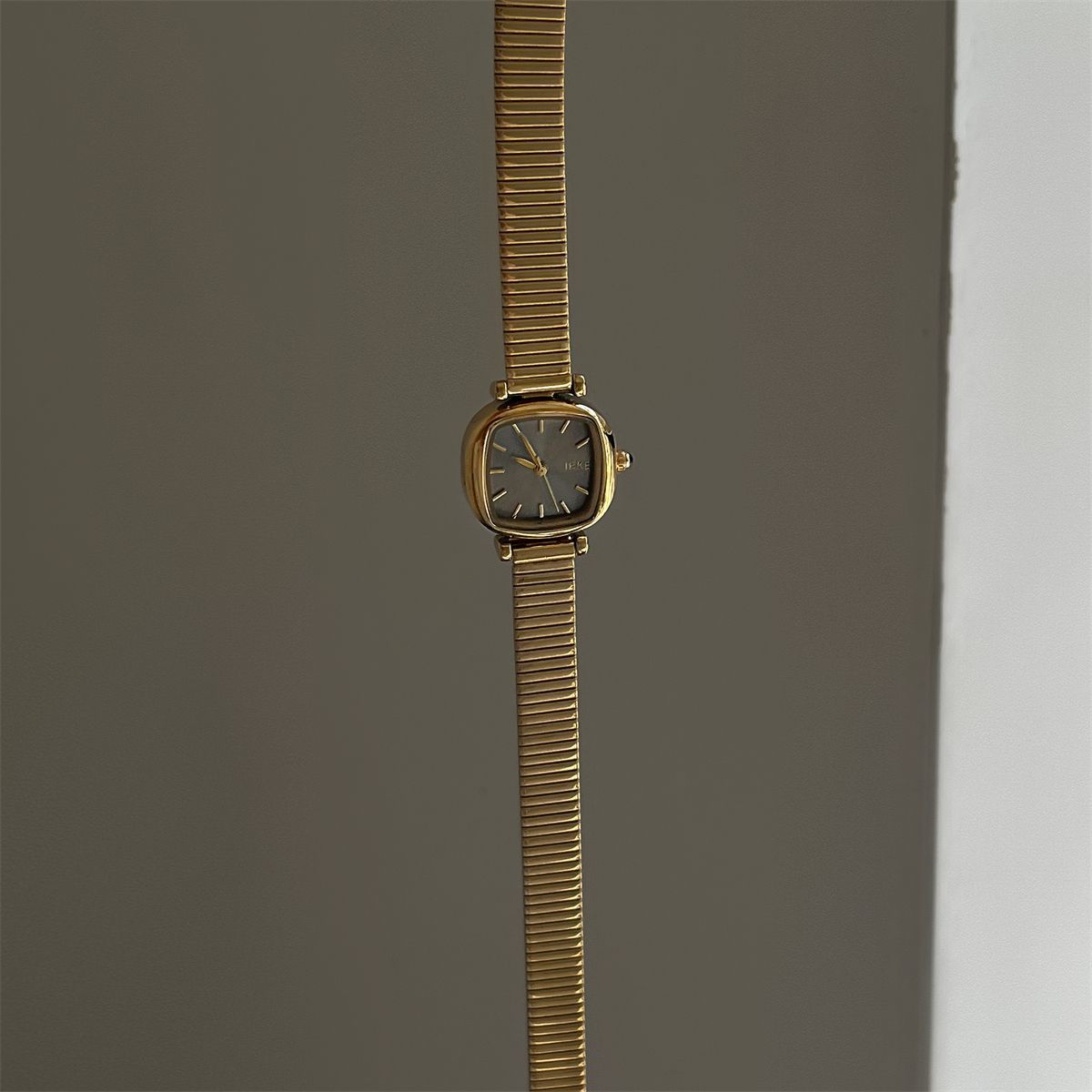 IEKE Vintage Serpenti Snake-Head Tapered Steel Watch - High Jewelry Quartz Watch for Women