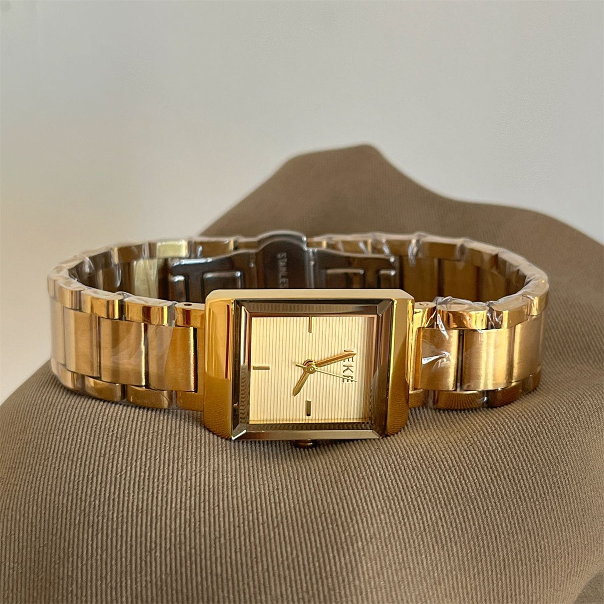 IEKE Executive Square Gold Steel Bracelet Watch - Timeless Business Quartz Watch for Women