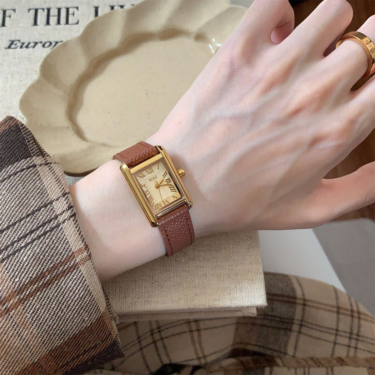 IEKE Vintage Artistic Petite Dial Leather Watch - Retro Chic Quartz Dress Watch for Women