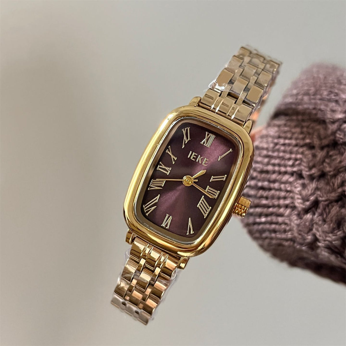IEKE Luxury Vintage Tonneau Steel Bracelet Watch - Elegant Curvature Quartz Watch for Women