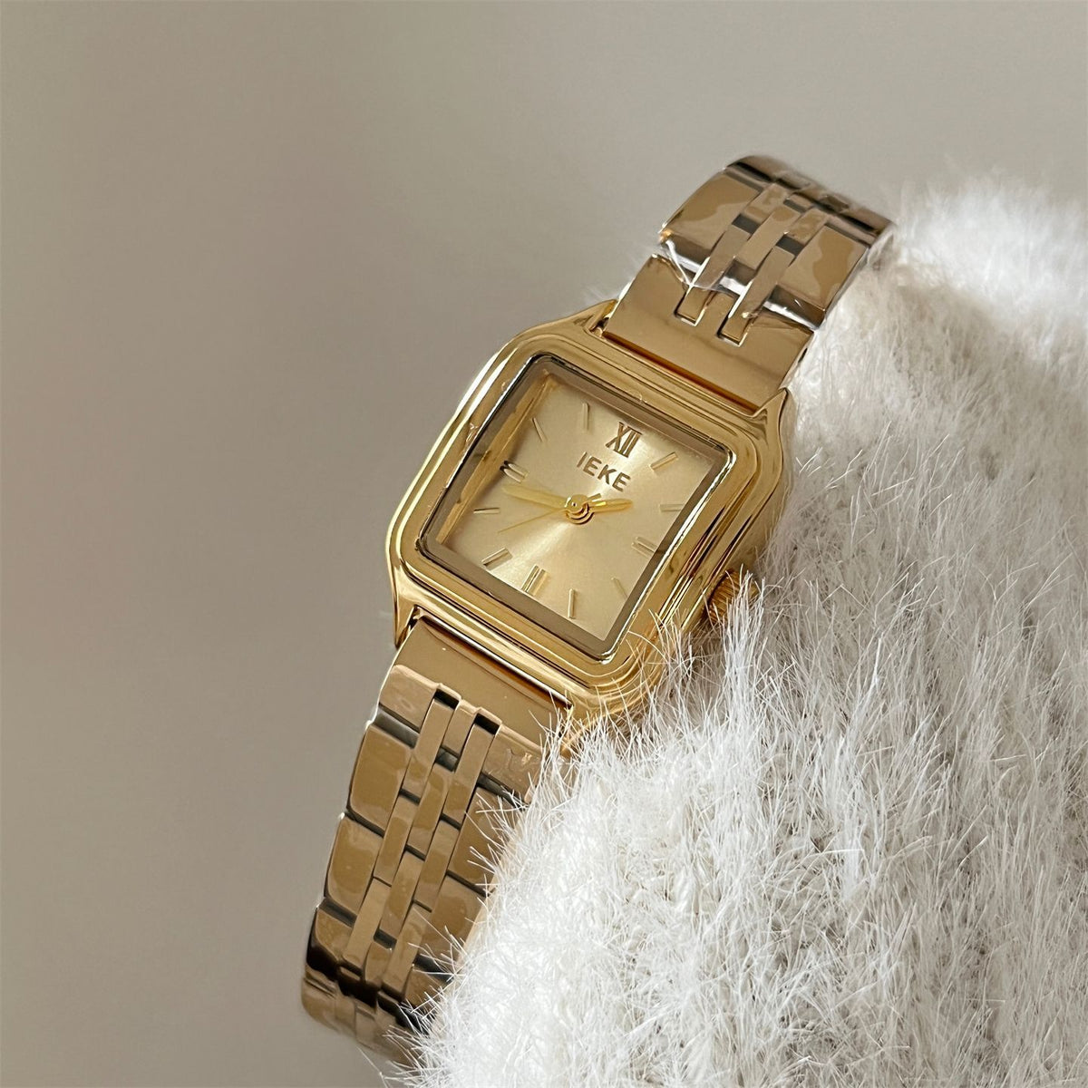 IEKE Luxury Vintage Tonneau Steel Bracelet Watch - Elegant Curvature Quartz Watch for Women