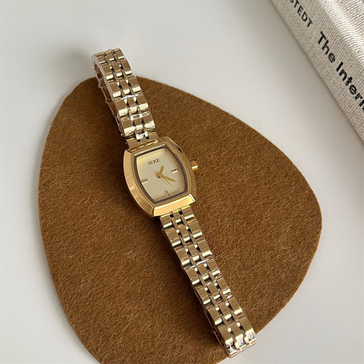 IEKE Luxury Vintage Tonneau Steel Bracelet Watch - Elegant Curvature Quartz Watch for Women