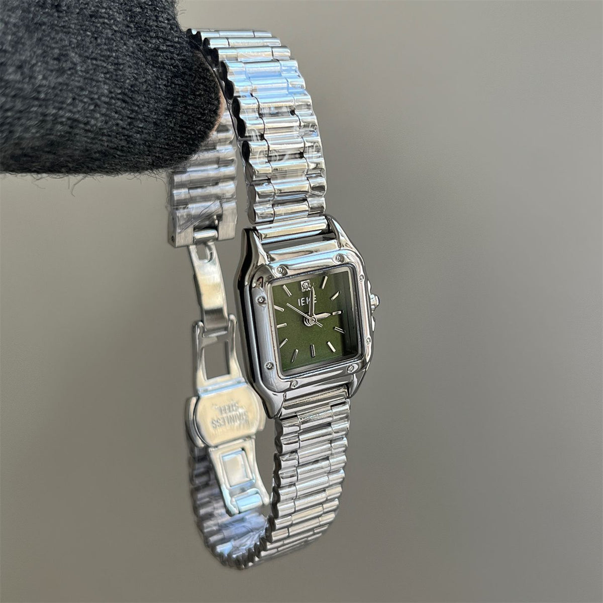 IEKE Frost Crystal Pavé Bezel Petite Dial Watch - Sparkling Chic Quartz Watch for Women
