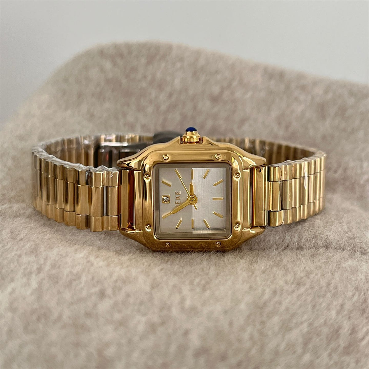 IEKE Frost Crystal Pavé Bezel Petite Dial Watch - Sparkling Chic Quartz Watch for Women