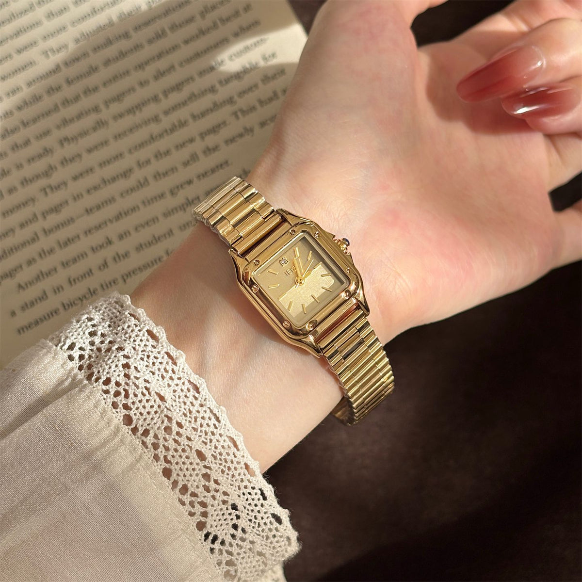 IEKE Frost Crystal Pavé Bezel Petite Dial Watch - Sparkling Chic Quartz Watch for Women