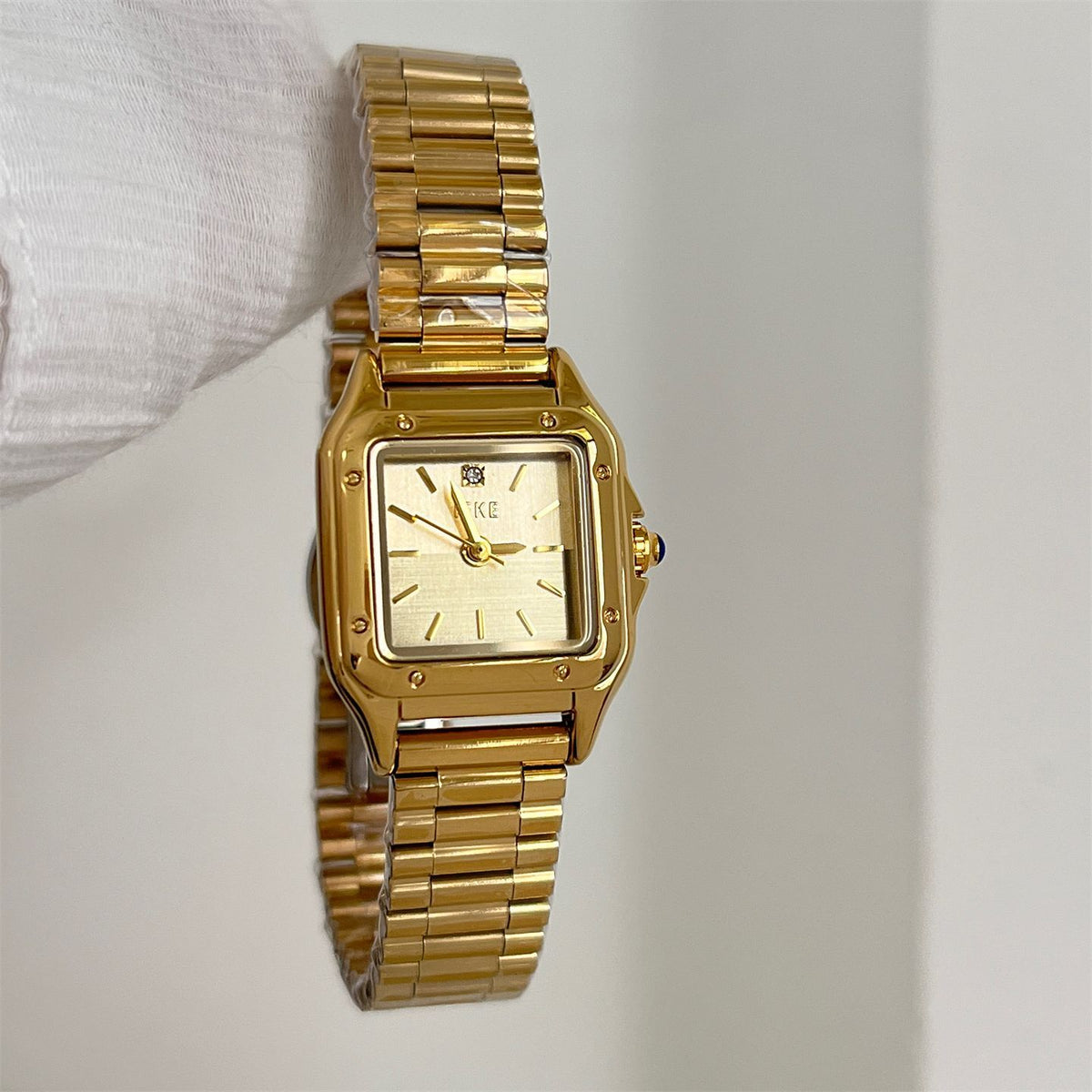 IEKE Frost Crystal Pavé Bezel Petite Dial Watch - Sparkling Chic Quartz Watch for Women