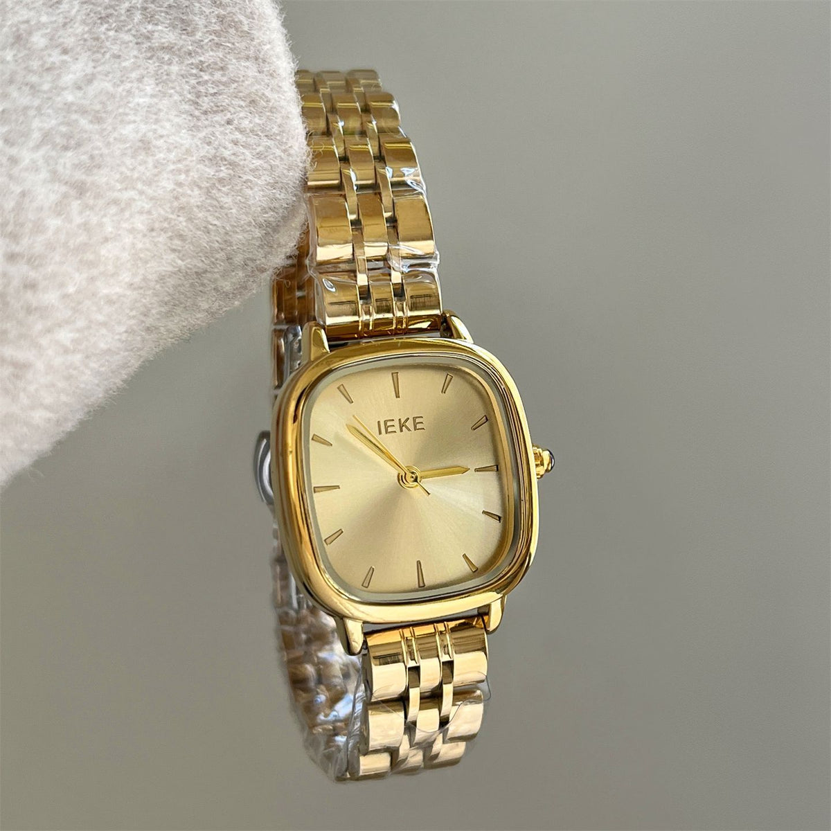 IEKE Frost Crystal Pavé Bezel Petite Dial Watch - Sparkling Chic Quartz Watch for Women