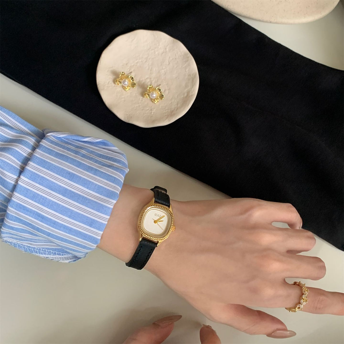 IEKE Woven Wicker Pattern Cushion Leather Watch - Basketweave Textured Quartz Watch for Women