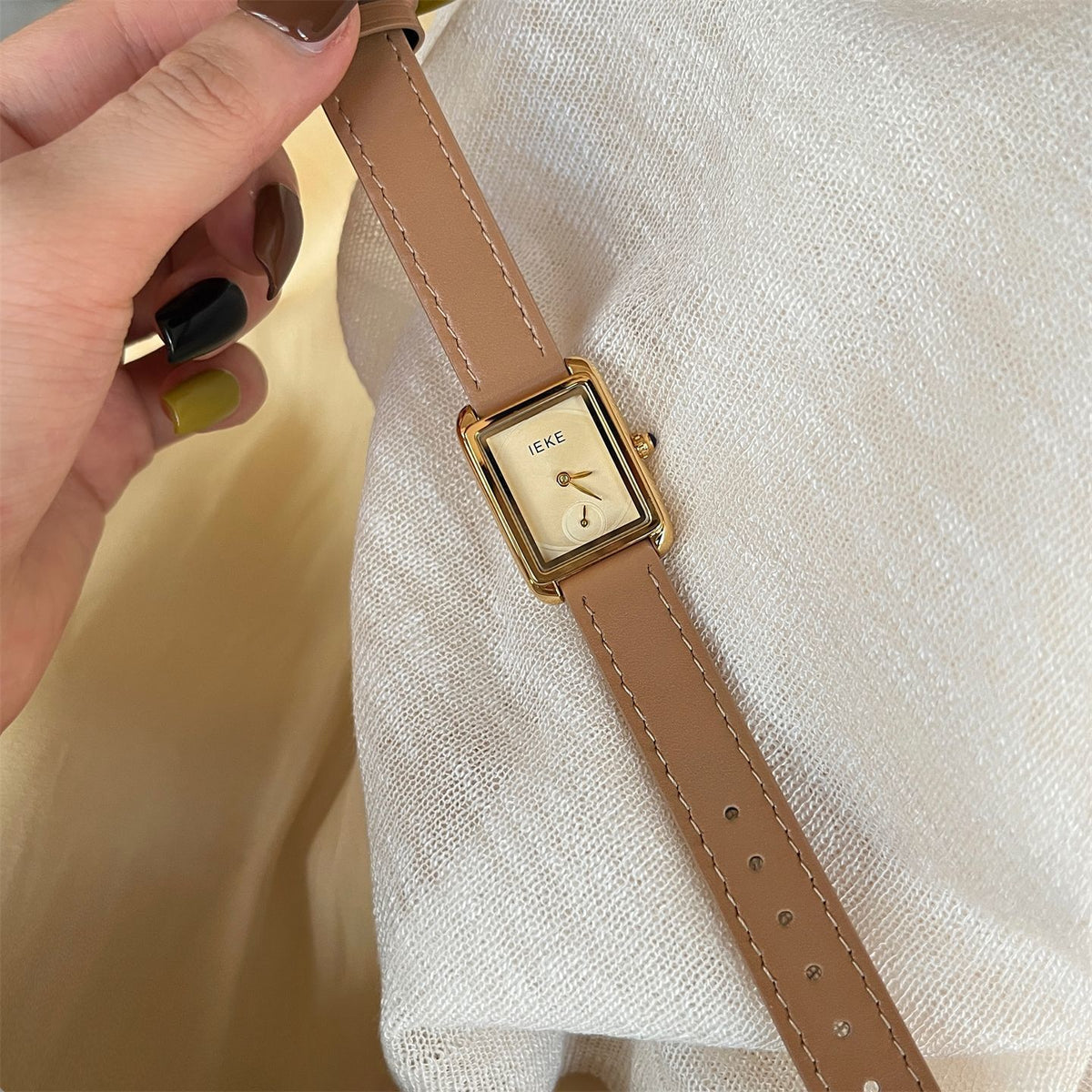 IEKE Korean Artisan Petite Oval Leather Watch - Modern Vintage Quartz Watch for Women