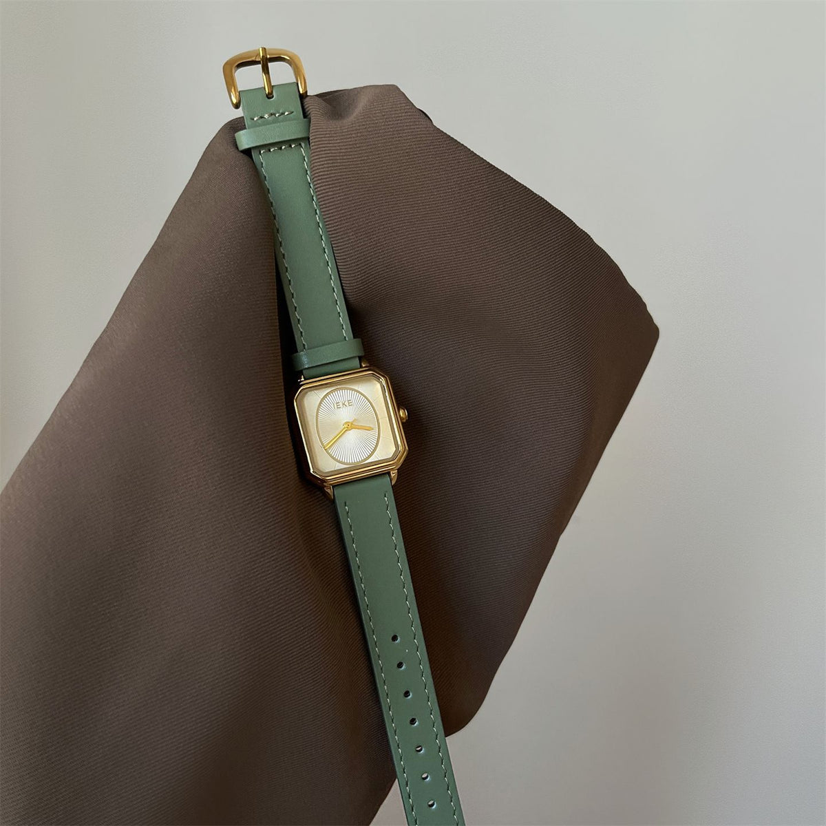 IEKE Korean Artisan Petite Oval Leather Watch - Modern Vintage Quartz Watch for Women