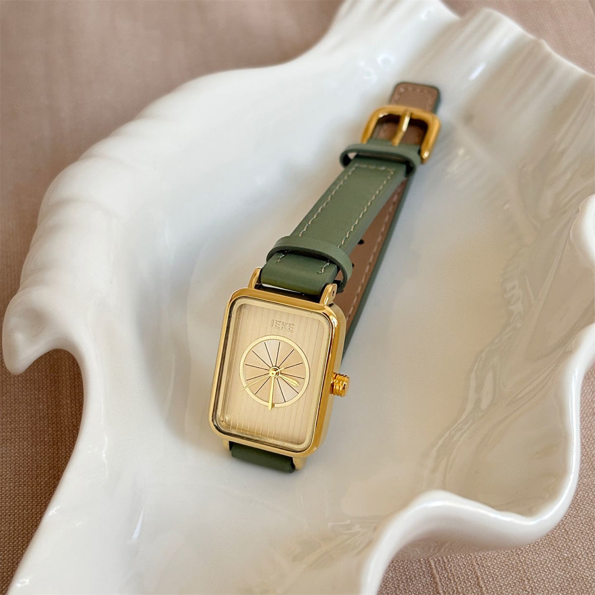IEKE Korean Artisan Petite Oval Leather Watch - Modern Vintage Quartz Watch for Women