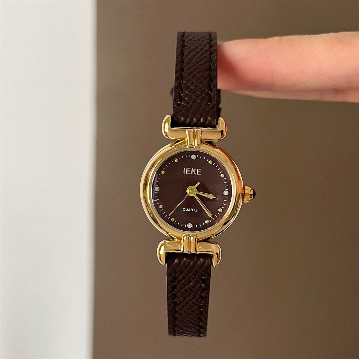 IEKE Minimalist Round Slim Band Collegiate Watch - Preppy Everyday Quartz Watch for Women