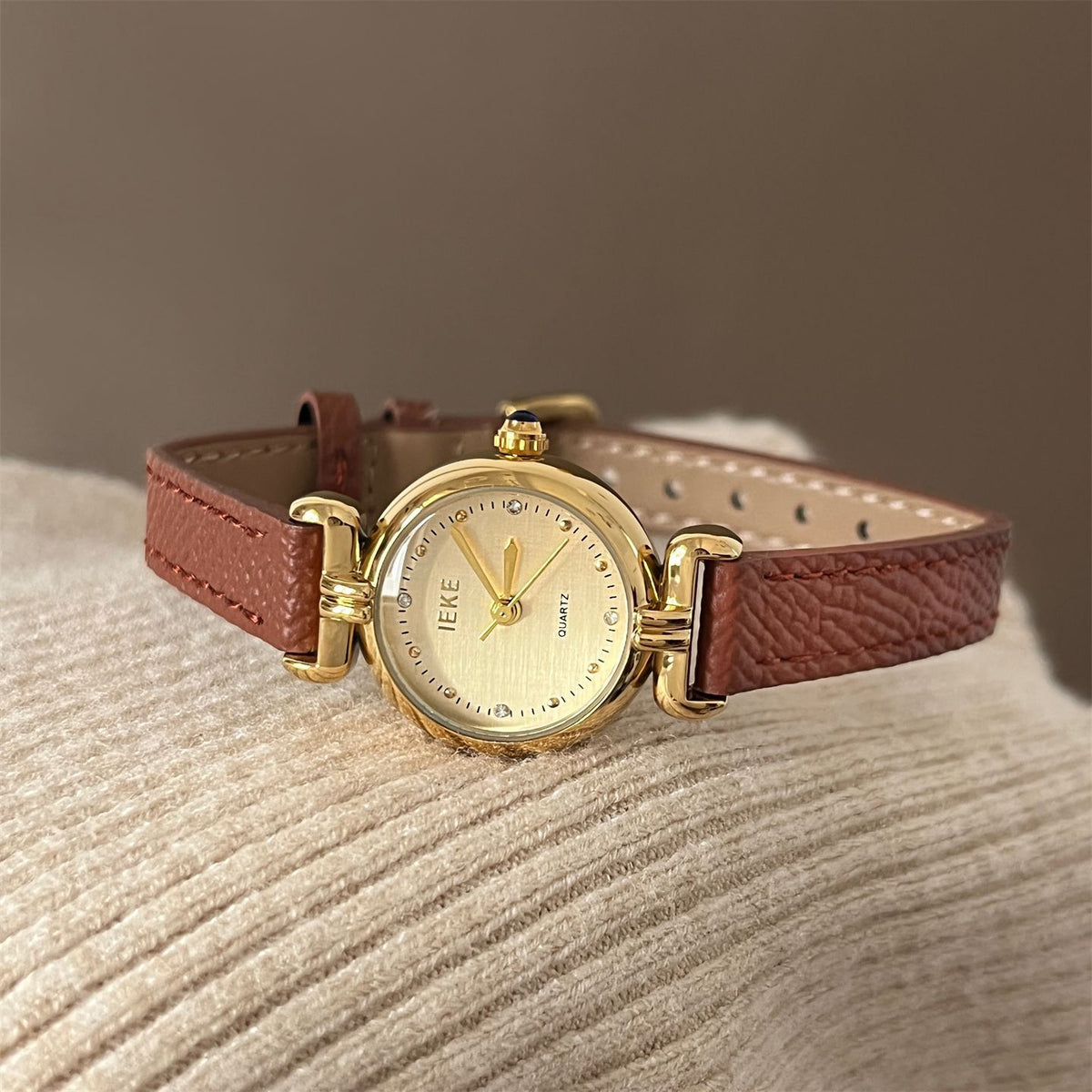 IEKE Minimalist Round Slim Band Collegiate Watch - Preppy Everyday Quartz Watch for Women
