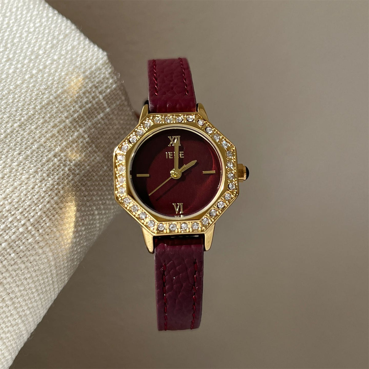 IEKE Octagonal Polygon Petite Slim Leather Watch - Geometric Place Vendôme Quartz Watch for Women